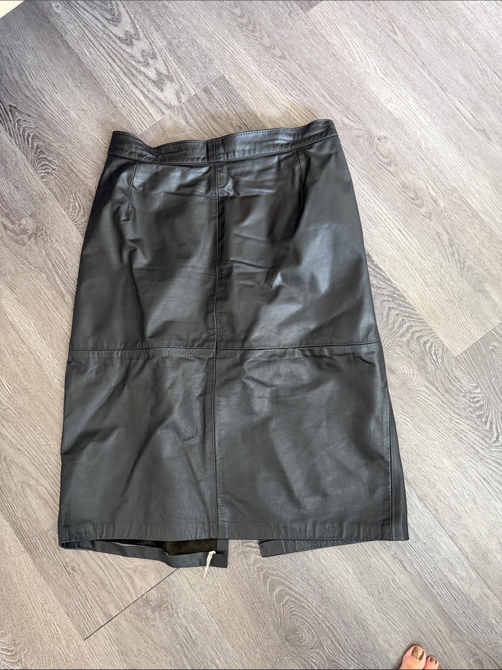 Black Vintage Leather Pencil Skirt - Sleek Midi Style